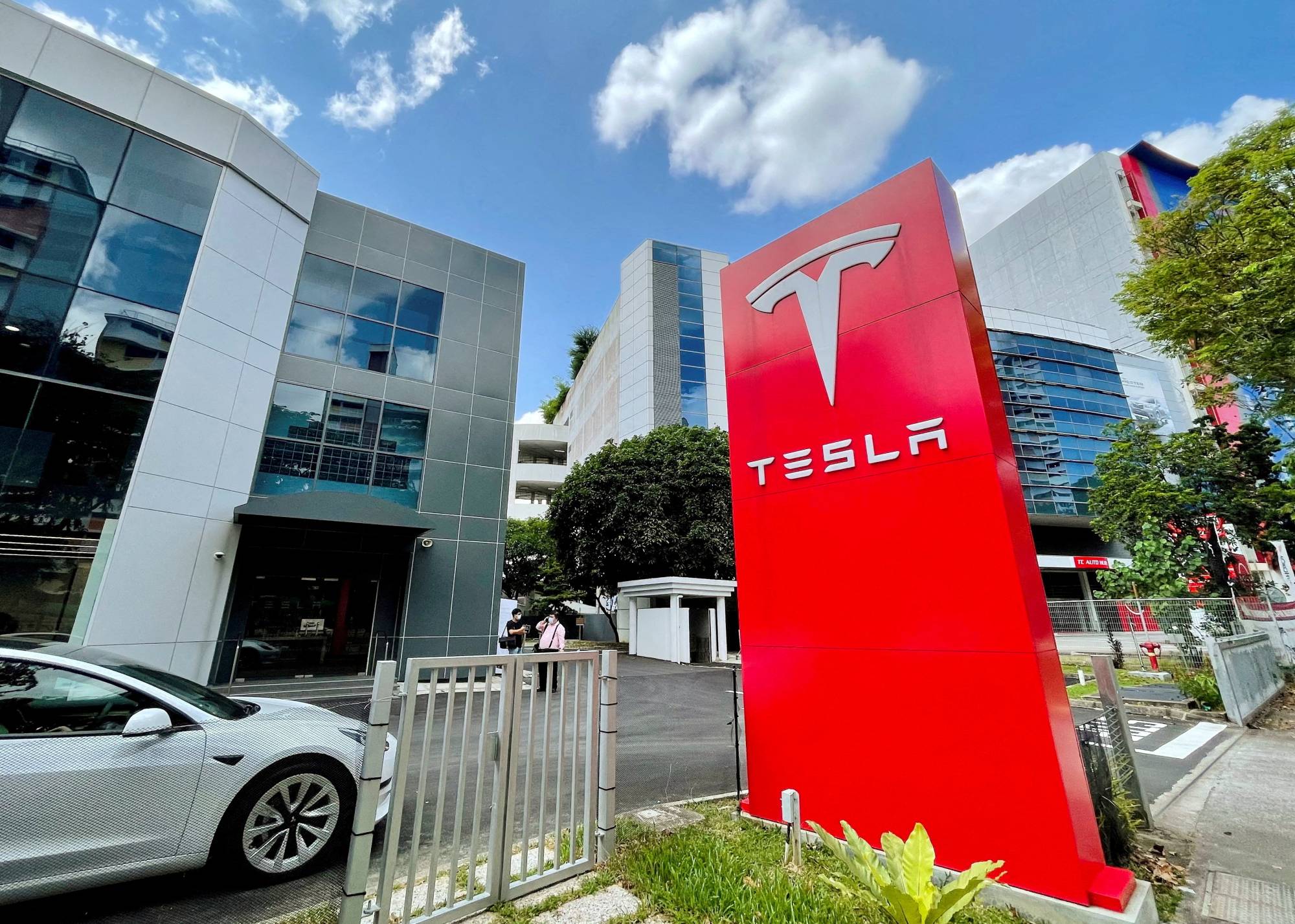 New shop tesla company