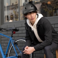 Japan s head start on designer bicycle helmets The Japan Times