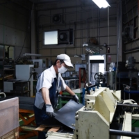 Japan\'s industrial output in April fell 0.4% from the previous month, marking the first decline in three months. | BLOOMBERG