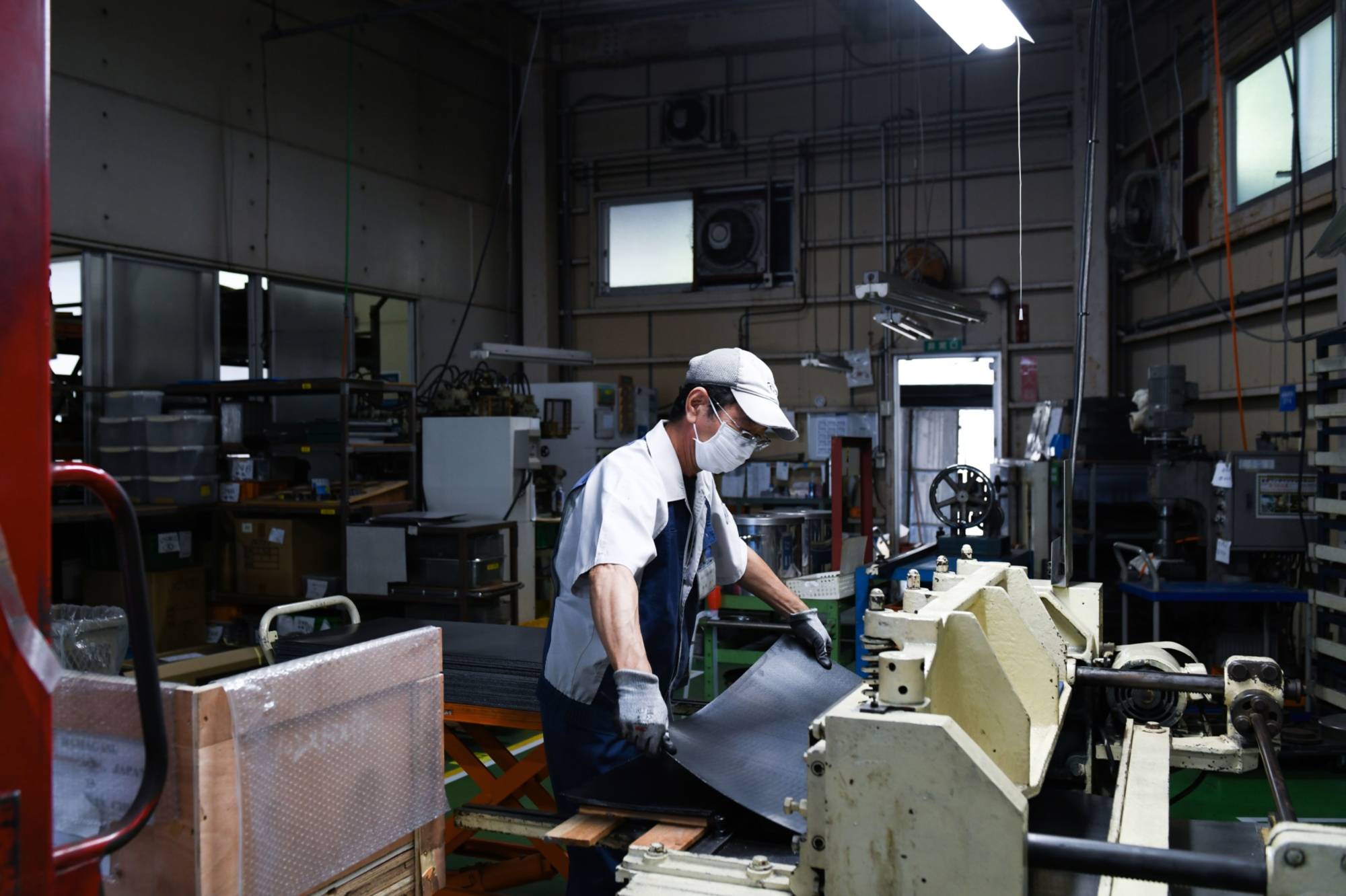 Japan's industrial output in April fell 0.4% from the previous month, marking the first decline in three months. | BLOOMBERG