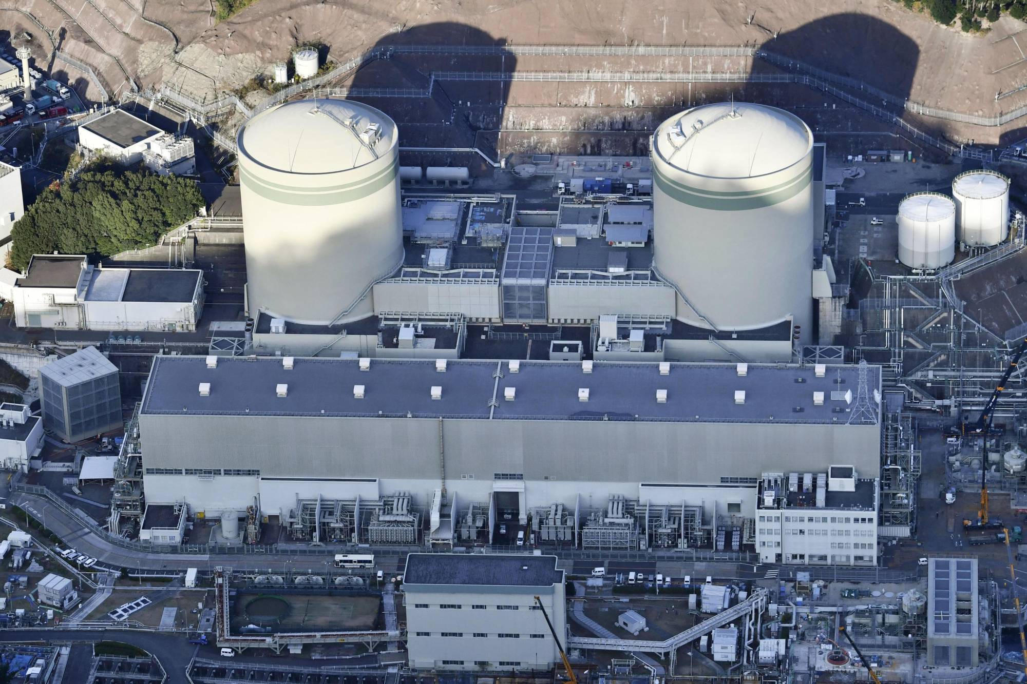 The Nos. 1 and 2 reactors at Kansai Electric Power Co.'s Takahama nuclear power plant in Takahama, Fukui Prefecture | KYODO