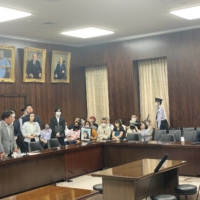 Japanese Communist Party lawmaker Sohei Nihi expresses his opposition to the bill in the presence of Justice Minister Ken Saito and Wishma\'s family in Tokyo on Thursday. | GABRIELE NINIVAGGI
