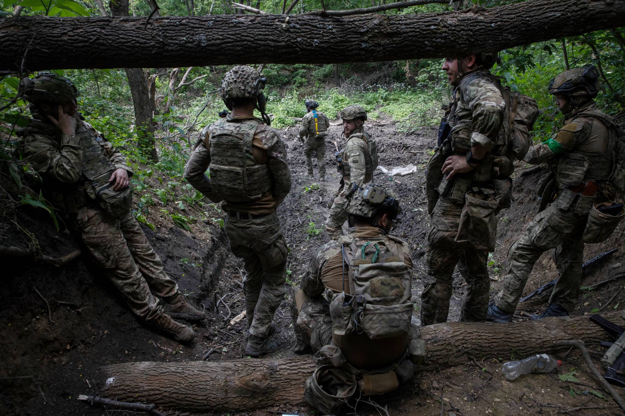Soldiers with Ukraine’s 3rd Separate Assault Brigade on the the front lines, south of Bakhmut, Ukraine on June 9. | Tyler Hicks / The New York Times
