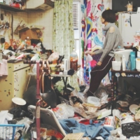 Across a series of linked episodes, this scruffy ensemble comedy follows the activities of a business that specializes in cleaning out the most junk-infested residences. | © 2023 ‘HOARDER ON THE BORDER’ FILM PARTNERS