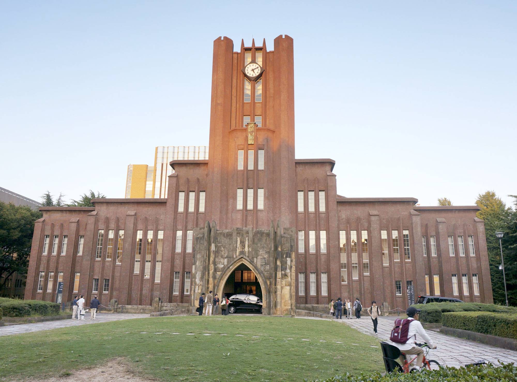 The University of Tokyo and two other national universities were chosen as candidates for receiving substantial government funds for their research. | KYODO