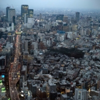 Consumer prices excluding fresh food increased 3.2% in Tokyo in June from a year earlier, supporting the view that the Bank of Japan may revise up its inflation projections when it meets at the end of July. | BLOOMBERG