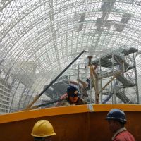 Great mall of China: Laborers work inside what is being touted as \"the largest single building in the world,\" currently under construction in China\'s megalopolis of Chengdu. | AFP-JIJI