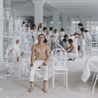 Vanitas: For his performance at the Yokohama Triennale, New York-based artist Terence Koh held a one-man parade by the waterside | YOKOHAMA TRIENNALE PHOTO