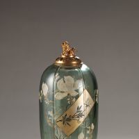 Lidded bottle with flowering plant and colored paper design by Emile Galle (1870s) | MISTUBUSHI ICHIGOKAN MUSEUM, TOKYO