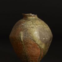 A Shigaraki ware jar (14th century) | &#169; RMN-GP (MUSEE DU LOUVRE)/FRANCK RAUX/DISTRIBUTED BY AMF-DNPARTCOM