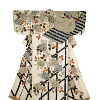 \"White kimono (kosode) patterned with bamboo and peony prints\" (Edo Period) | &#169; 2013 MUSEUM OF FINE ARTS, BOSTON