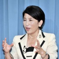 Getting a grip: Mizuho Fukushima says she plans to review the Tokuho food-labeling system. | YOSHIAKI MIURA PHOTO
