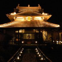 Boozy reverie: Kanga-an, a temple established in Kyoto by the retired Emperor Go Mizuno, now includes a one-of-a-kind bar. | NICHOLAS COLDICOTT PHOTOS