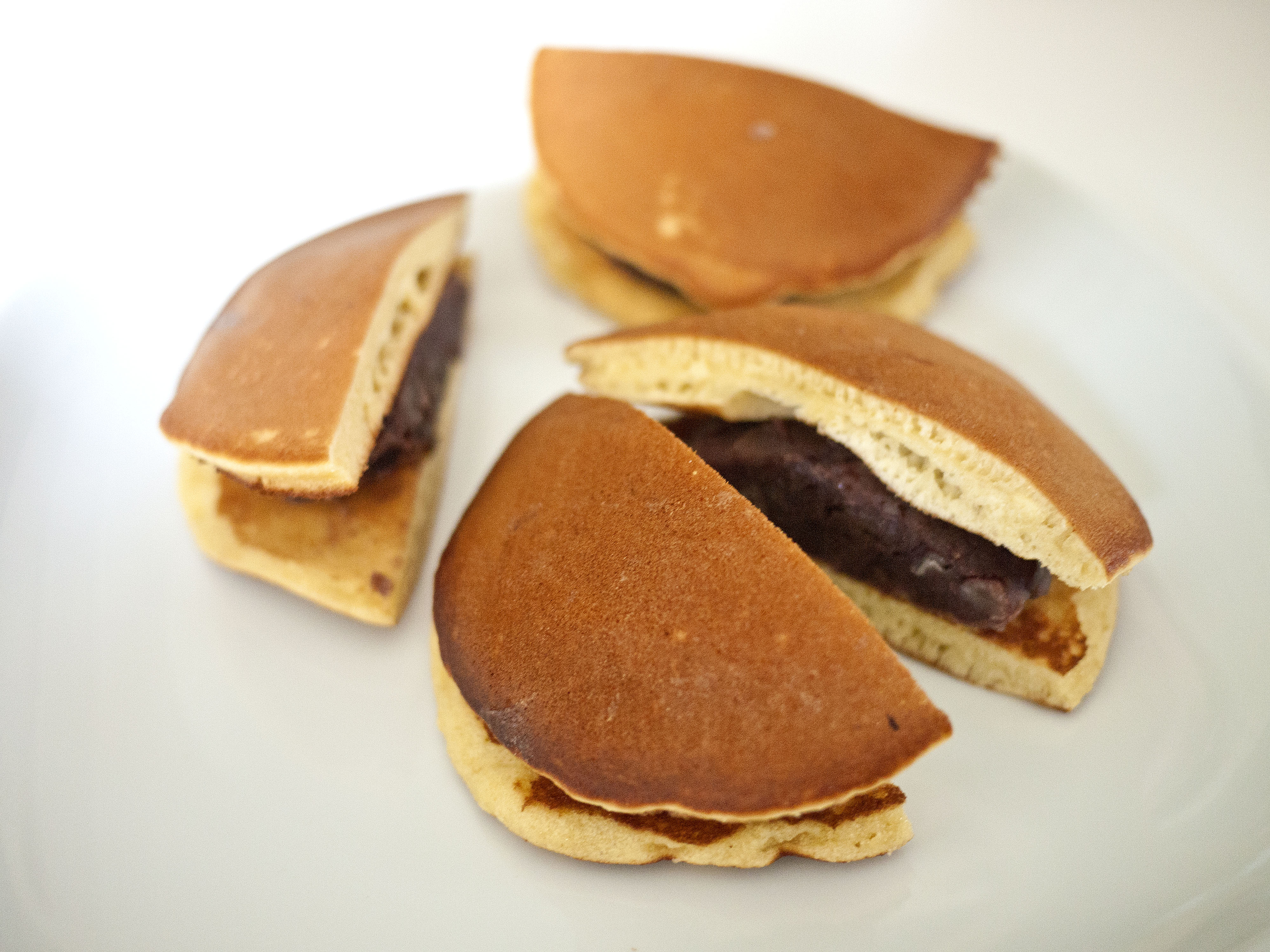Pancake sandwich: Dorayaki usually contains bean paste, though cream and other fillings have become popular too. | MAKIKO ITOH