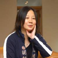 Cartoonist extraordinaire Rieko Saibara puts on a brave face during her recent JT interview, despite “a bit of a complication at home” that was about to become a tragedy. “Of course, my priorities are my children, but just having a family isn’t enough,” she says. “Without money, the best household collapses. Even the most respectable man, after 10 years of poverty, becomes a really lousy person. So I guess both money and family are important.” Drawing on experience