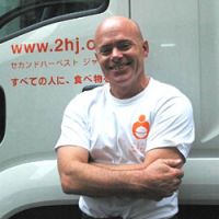 A bellyful: Charles McJilton, executive director of Second Harvest, Japan\'s first food-banking organization, is a man who wears many hats &#8212; driver, fundraiser, public speaker, promoter and outreach coordinator. | MIO YAMADA