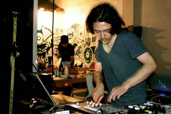 Self-made: Masayuki Kubo, who performs music as And Vice Versa, plays at a previous Innit electronic-music party. The Osaka events try to engage customers by encouraging them to make music and bring it along to be played during the night. | &#169; ALL RIGHTS RESERVED BY INNIT MUSIC