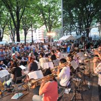 Sounds that soothe: The streets of Sendai become makeshift stages during the Jozenji Streetjazz Festival. | (C) JOZENJI STREETJAZZ FESTIVAL PLANNING COMMITTEE