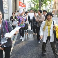 Art walk: The Tokyo Art &amp; Antiques tour is a popular activity during the event. | PHOTO COURTESY OF THE CITY OF ITOMAN