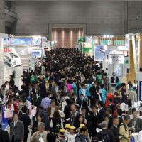 Environmental event: People attend last year\'s Eco-Products exhibition in Tokyo. | TAKASHI KATO