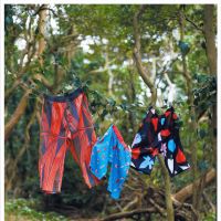 Hanging out: Steteco.com offers a wide range of trendy, bold prints as well as different styles of suteteko, including women\'s and kids\' versions. | STETECO.COM