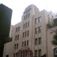 Larging it: The Hilltop Hotel\'s Art Deco facade | BURRITT SABIN PHOTOS