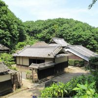 Back to the old house: The Nihon Minkaen (The Japan Open-Air Folk House Museum) is just 30 minutes from Shinjuku, and 200 years back in time (above). | MARK SCHREIBER
