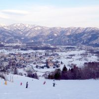 Double delights: Hakuba\'s fine slopes (above) and Shirouma-so\'s stylish reception area. | EDAN CORKILL; COURTESY OF SHIROUMA-SO