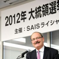 Kent Calder, director of the Edwin O. Reischauer Center for East Asian Studies at Johns Hopkins University, speaks at a Nov. 14  seminar in Tokyo. | SATOKO KAWASAKI