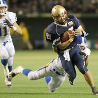 Big honor: Obic quarterback Shun Sugawara earns the Rice Bowl MVP award on Thursday after leading the Seagulls to a 21-15 victory over Kwansei Gakuin University at Tokyo Dome. | KYODO