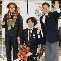 Important trip: FIFA Women\'s Player of the Year Homare Sawa (left), London Paralympics swimmer Takayuki Suzuki (center) and Tokyo 2020 Bid Committee CEO Masato Mizuno departed Tokyo on Sunday en route to Lausanne, Switzerland, where Tokyo officials will present their candidature file for the 2020 Summer Olympics to the IOC on Monday. | KYODO