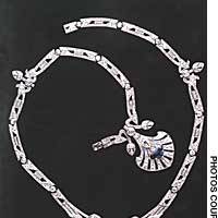 An Egyptian-style diamond necklace (1920s) | YOSHIAKI MIURA PHOTO