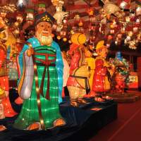 Lights on: Celebrate Chinese New Year in bright spirits at the Nagasaki Lantern Festival. | NAGASAKI LANTERN FESTIVAL