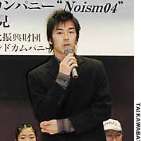 Dancer Jo Kanamori  -- speaking at a news conference last month in Tokyo -- will direct a 10-member dance company based in Niigata. | PHOTO COURTESY OF KOJI NAKAMURA JAPAN UNDERWATER FILMS; PHOTO COURTESY OF OCEAN FAMILY CENTER