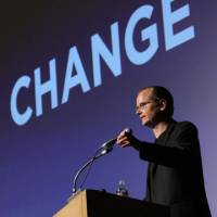 Changing the rules: Lawrence Lessig speaks in Tokyo last month. | SHINICHIRO MIKURIYA PHOTO