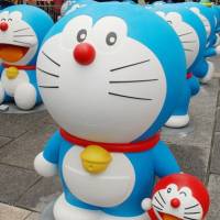 Comic relief: These figures of Doraemon will be displayed around Hakone, Kanagawa Prefecture, through most of March. | FUJIKO-PRO / KYODO