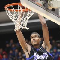 Big weapon: Center Jeral Davis is a primary reason that Shimane has swept the Ryukyu Golden Kings in four games this season. | SHIMANE SUSANOO MAGIC / BJ-LEAGUE