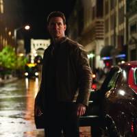 The size of it: Tom Cruise comes up short in the titular role of \"giant\" Jack Reacher &#8212; and not just because of his 1.7-meter height. | &#169; 2012 Paramount Pictures. All Rights Reserved.