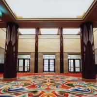 Rug reference: The carpet in the lobby of the new Kabuki-za theater consists of a design that references Hoodo (Phoenix Hall) at Byodo-in Temple in Kyoto. | SHOCHIKU CO.