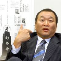 Toru Kenjo, president of Gentosha Inc., talks about his unusual way of doing business in the publishing industry during an interview last week in Tokyo. | SATOKO KAWASAKI PHOTO