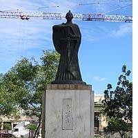 A statue of Christian daimyo Takayama Ukon stands in Plaza Dilao in Manila\'s Paco district. | PHOTO COURTESY OF YOSHIMI WATANABE