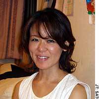 Pediatrician Yukari Kato and her husband operate Smile Children\'s Clinic in Yokohama\'s Totsuka district, providing round-the-clock primary care for children. | SETSUKO KAMIYA PHOTOS