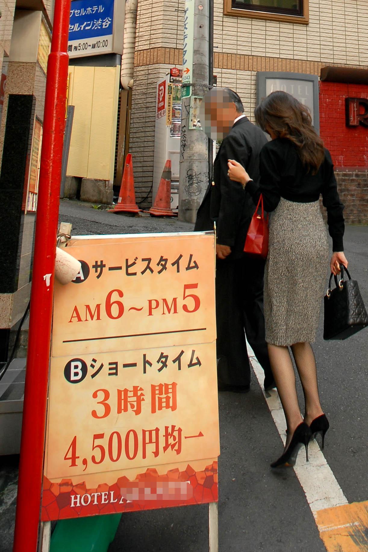 No Tell Love Hotels Cash In Catering To The Carnal An Times A Discreetly Enter Love Hotel In Tokyo S Dogenzaka District Yoshiaki Miura Photos