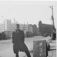 Starting out: Donald Richie poses in Tokyo\'s Nihonbashi district in 1947, the year he arrived in Japan. | COURTESY OF DONALD RICHIE