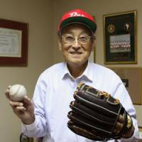 Baseball ambassador: Gerardo Maruy, president of Peru\'s baseball federation, is interviewed in April. | KYODO PHOTO