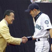 Roadrunner: Yutaka Fukumoto, seen here shaking hands with Ichiro Suzuki in 2003, is Japan\'s all-time career stolen base leader with 1,065. Fukumoto led the Pacific League in steals every season from 1970-81. | AP PHOTO