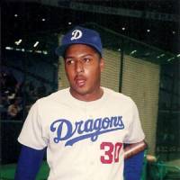 King of swing: Alonzo Powell, the new batting coach of the Seattle Mariners, was a three-time batting champ with the Chunichi Dragons during the 1990s. | WAYNE GRACZYK PHOTO