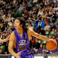 Back in action: Tokyo Apache shooting guard Masashi Joho and his teammates open the 2008-09 season against the host Niigata Albirex BB on Saturday. Tokyo fell to the Osaka Evessa in last May\'s title game. | YOSHIAKI MIURA PHOTO