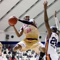 Soaring to new heights: Akita Northern Happinets point guard Sek Henry, a first-year pro, is the bj-league\'s fifth-leading scorer. | AKITA NORTHERN HAPPINETS / BJ-LEAGUE