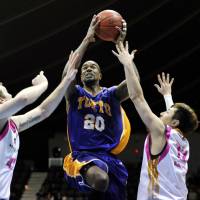 Ready for liftoff: Mike Chappell is one of several American players on the Tokyo Apache roster. | YOSHIAKI MIURA PHOTO